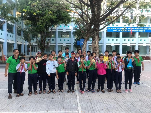 LSP Kicks Off ESL Club at Local Secondary School