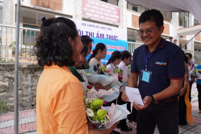 LSP joined cooking contest with the theme “Family meal” to celebrate Vietnamese Women’s Day and create a meaningful activity for Long Son women