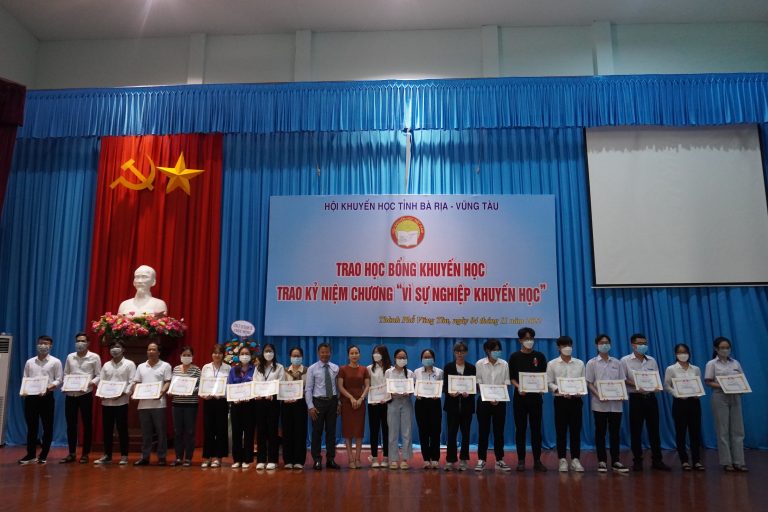 SCG and LSP joined the ceremony to grant Scholarship of BRVT Association of Promoting Education