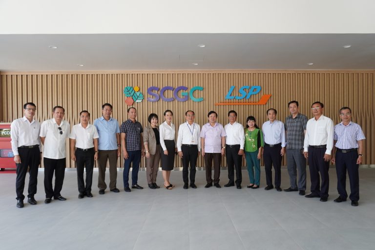 LSP welcomed the delegates of Central Committee of the Vietnam Fatherland Front to visit and work at LSP complex
