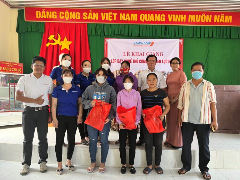LSP organized 5th handicraft class, aiming to upskill and create job for women in Long Son commune