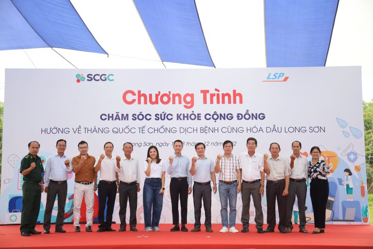 LSP conducts the Community Health Care for 1,000 Long Son people to promote good health among communities