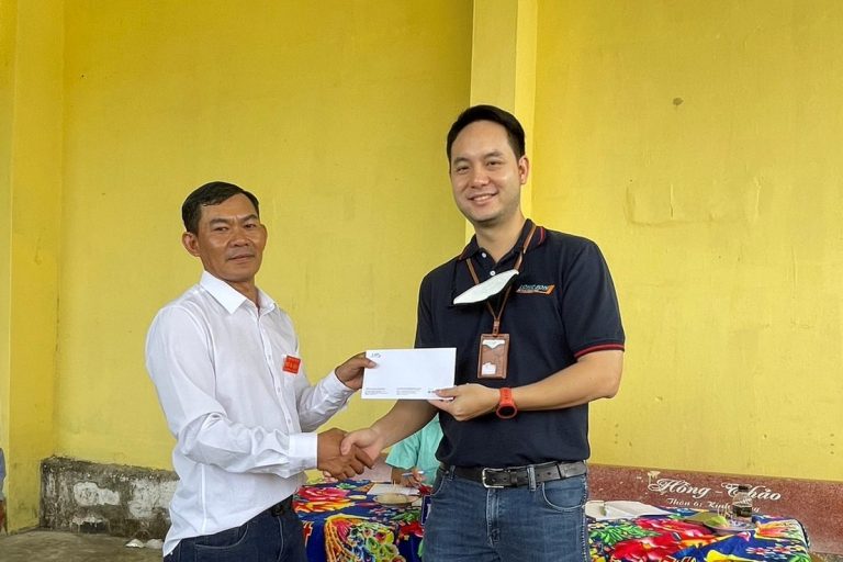 LSP joined annual ceremony at Mieu Ba to pay respect to     the ancestors who discovered and established the village