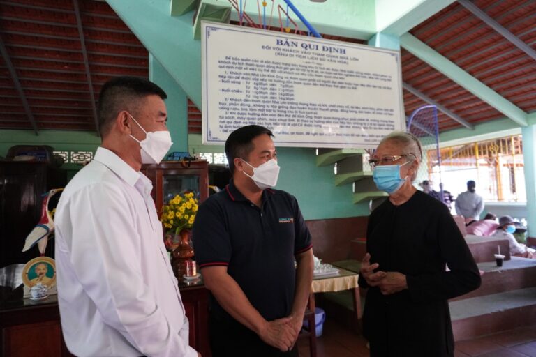 LSP joined in Ong Tran’s death anniversary, one of the most important events at Nha Lon of Long Son