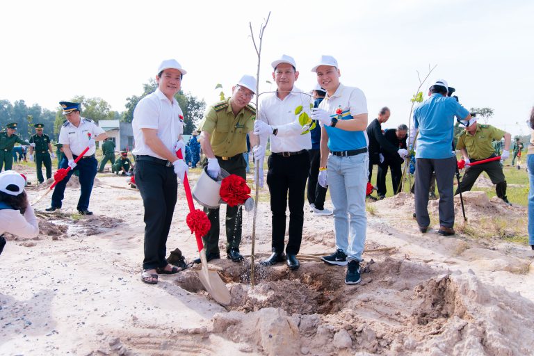 LSP, VNL, and Local Authorities Planted Over 3,700 Trees                                 in Ba Ria-Vung Tau to Combat Climate Change