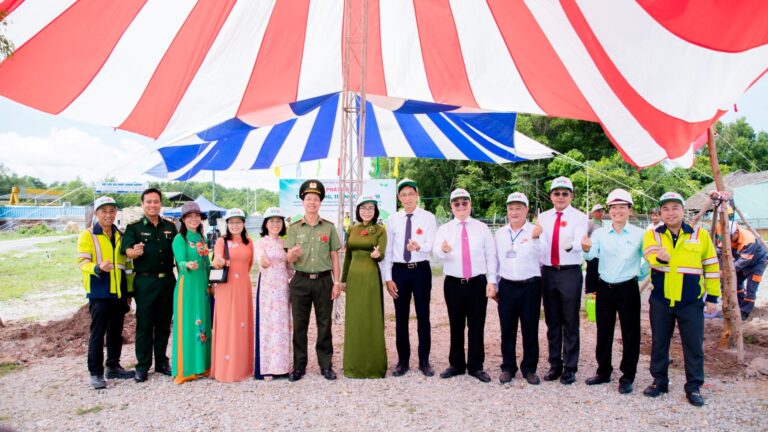 LSP joined the “Ceremony of Announcing Long Son Commune in Achieving the New Rural Area Standard”