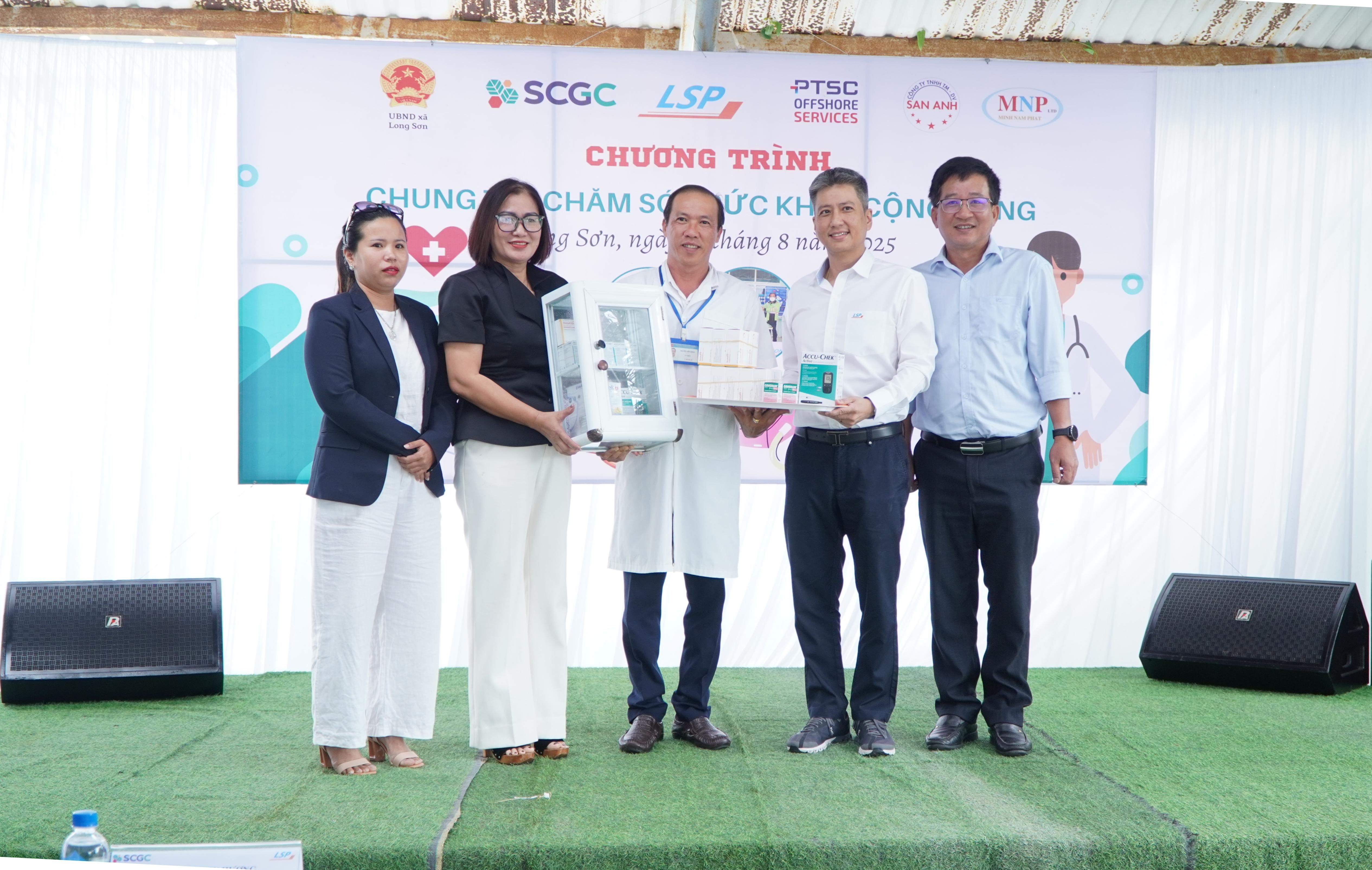 LSP Collaborated with Local Authorities and Partners to Conduct the 11th Community Health Care Program for Local Residents in Long Son