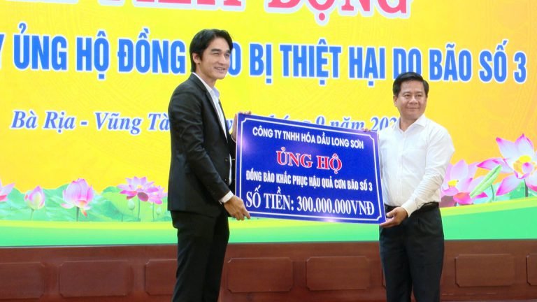 LSP donated 300 million VND at the Ceremony to Support Those Affected by Storm No. 3